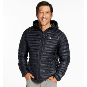 L.L. Bean Men's Black Ultralight Quilted Puffer Jacket Medium